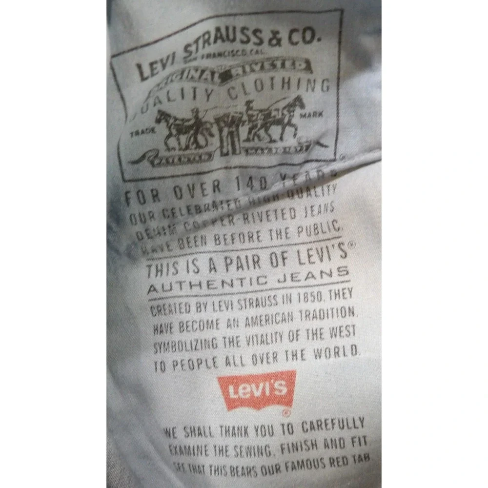 VTG Levis 560 Jeans Men 30x32 Made in USA Light Wash Loose Fit Tapered Blue 90s
